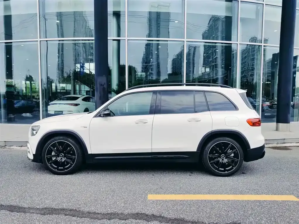 Mercedes-Benz GLB AMG — фото 7