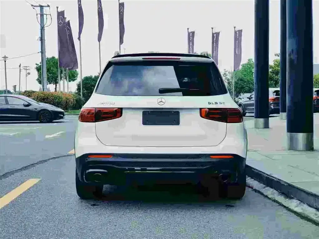 Mercedes-Benz GLB AMG — фото 6