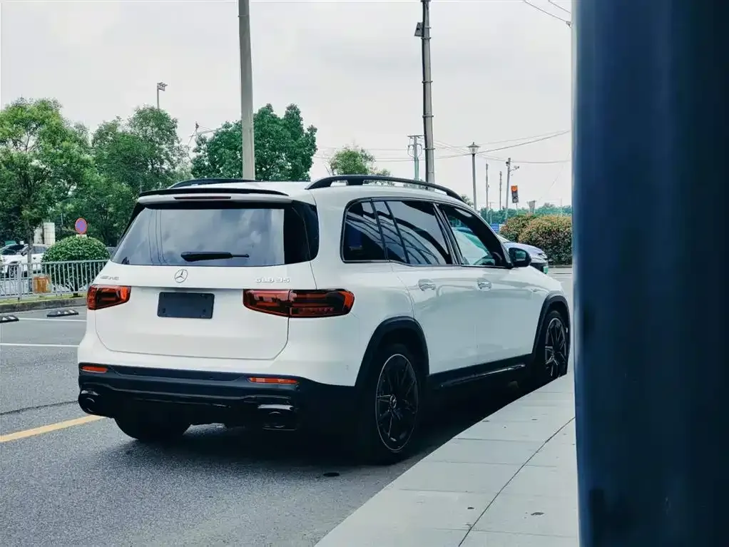 Mercedes-Benz GLB AMG — фото 9