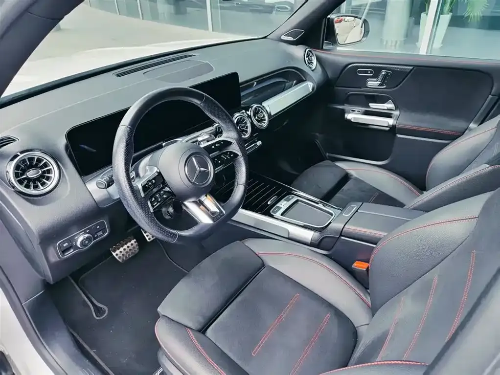 Mercedes-Benz GLB AMG — фото 2
