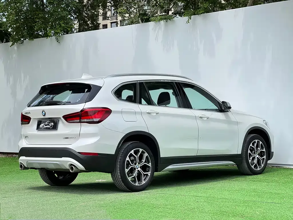 BMW X1 — фото 9