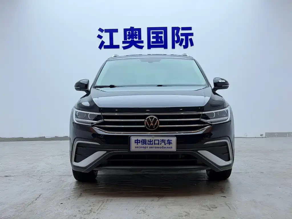 Volkswagen Tiguan L — фото 7