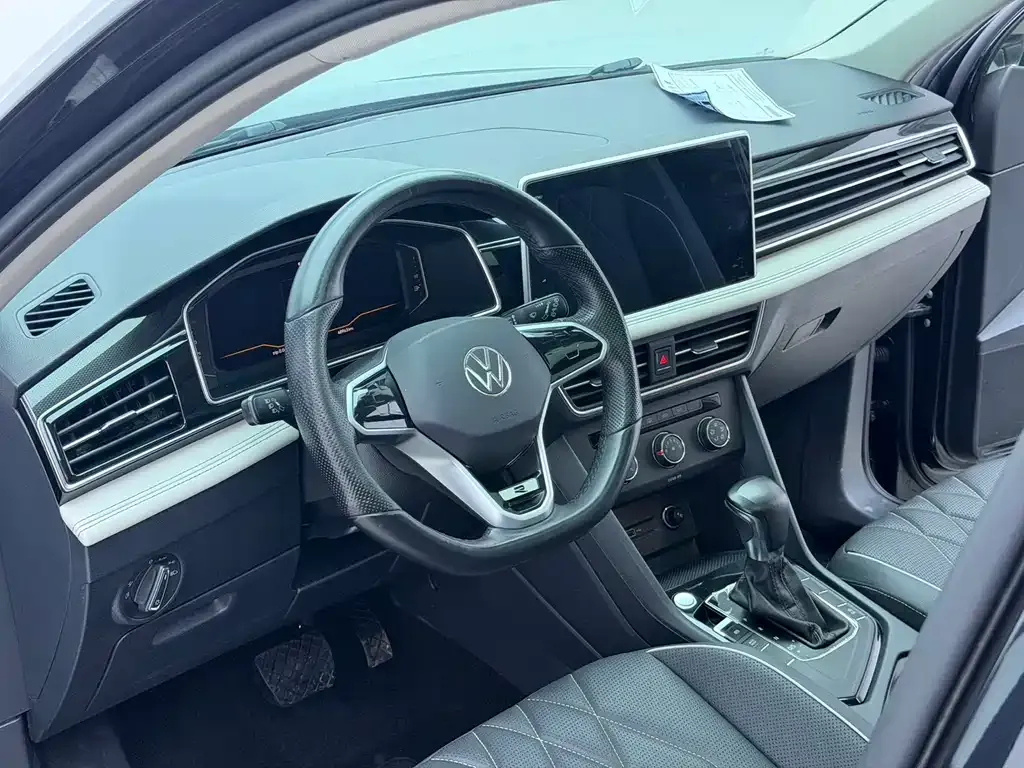 Volkswagen Tiguan L — фото 6