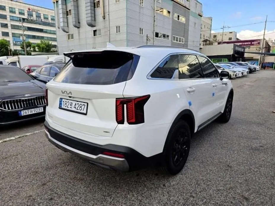Kia Sorento — фото 7