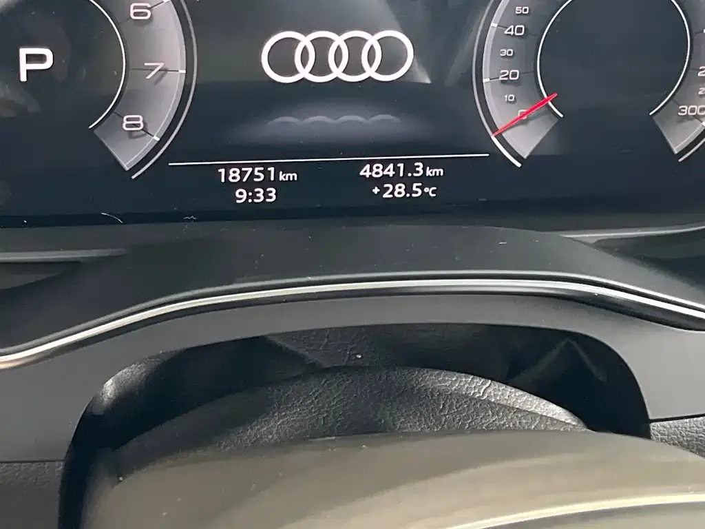 Audi A6L — фото 8