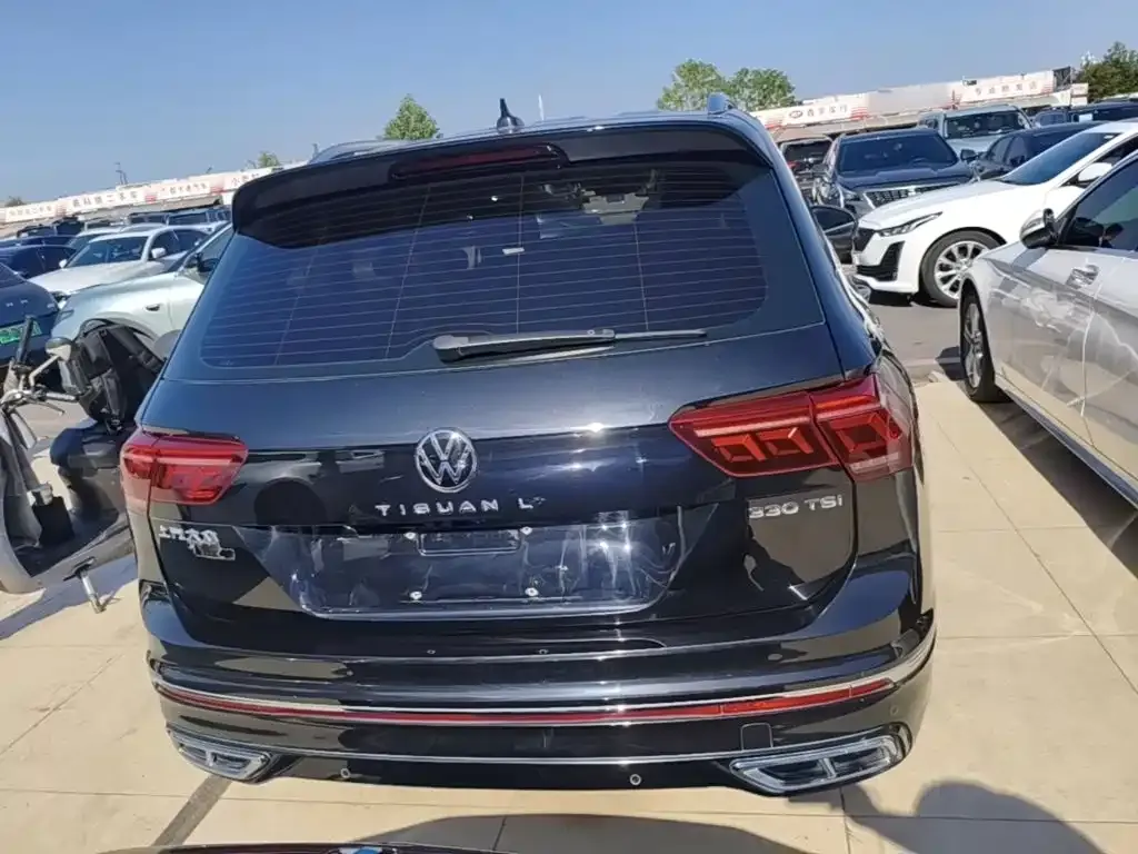 Volkswagen Tiguan L — фото 10