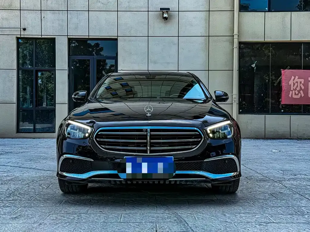 Mercedes-Benz E-Class — фото 5