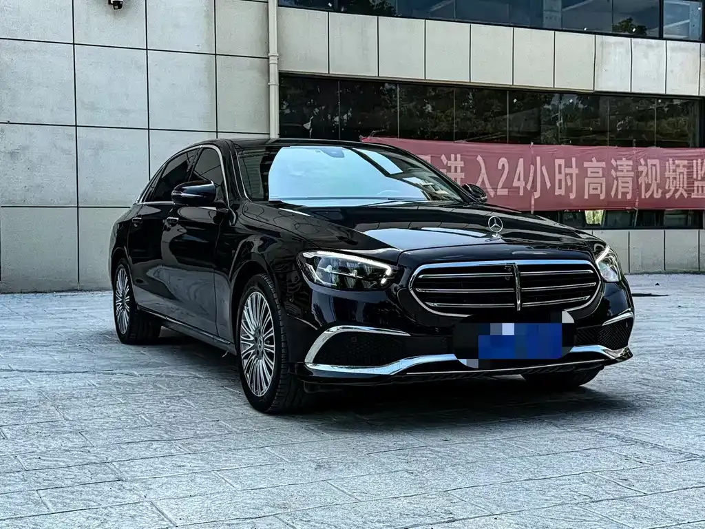 Mercedes-Benz E-Class — фото 6