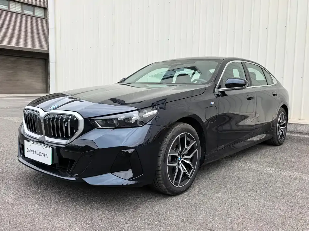 BMW i5 — фото 1