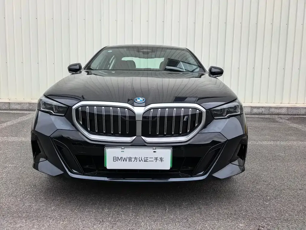 BMW i5 — фото 5
