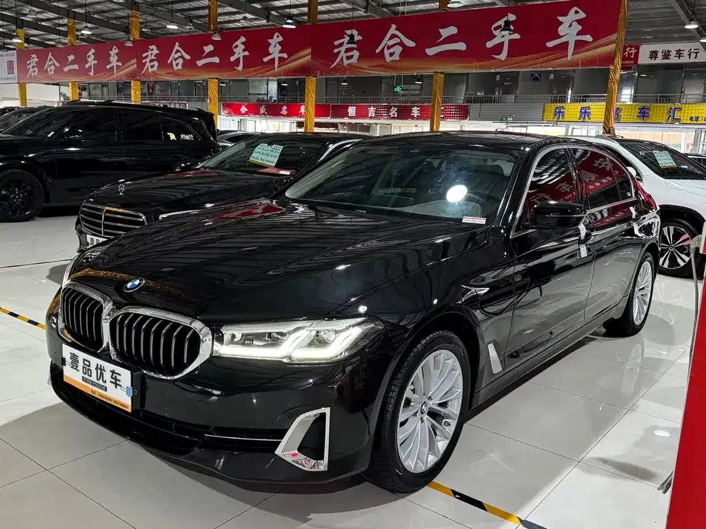 BMW 5 Series — фото 1