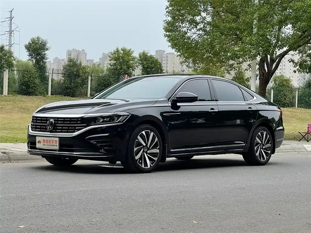 Volkswagen Passat — фото 1