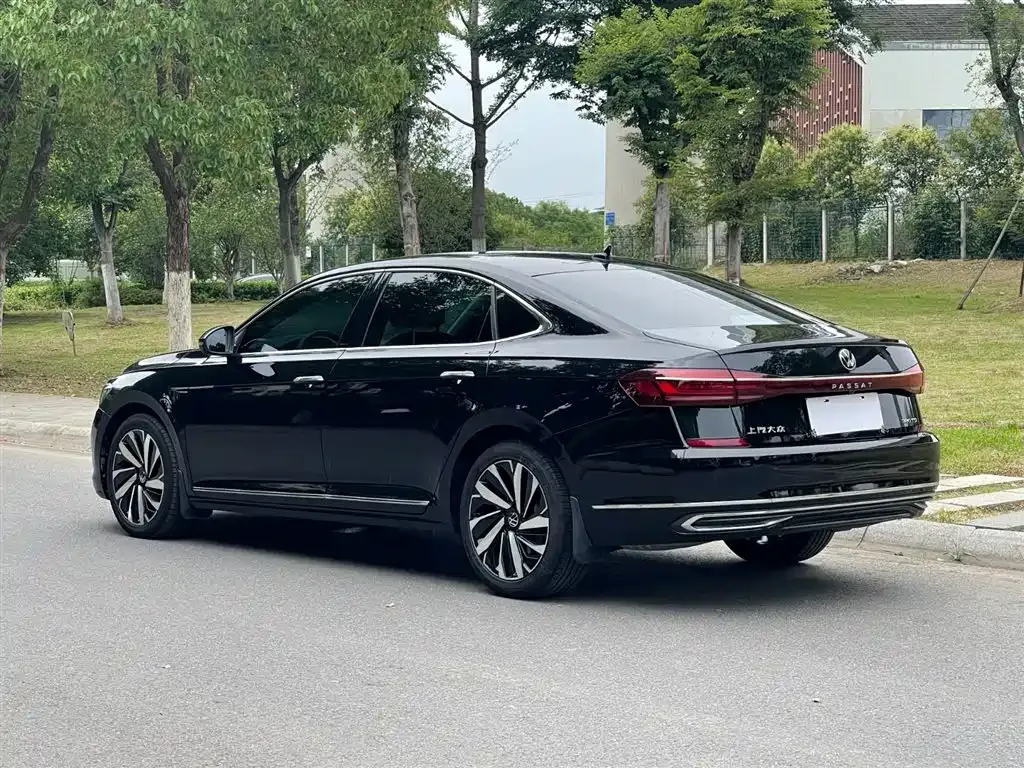 Volkswagen Passat — фото 7
