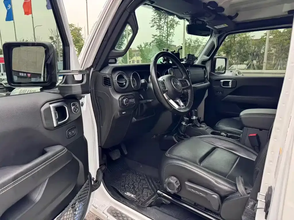 Jeep Gladiator 2023 из CN, фото 6