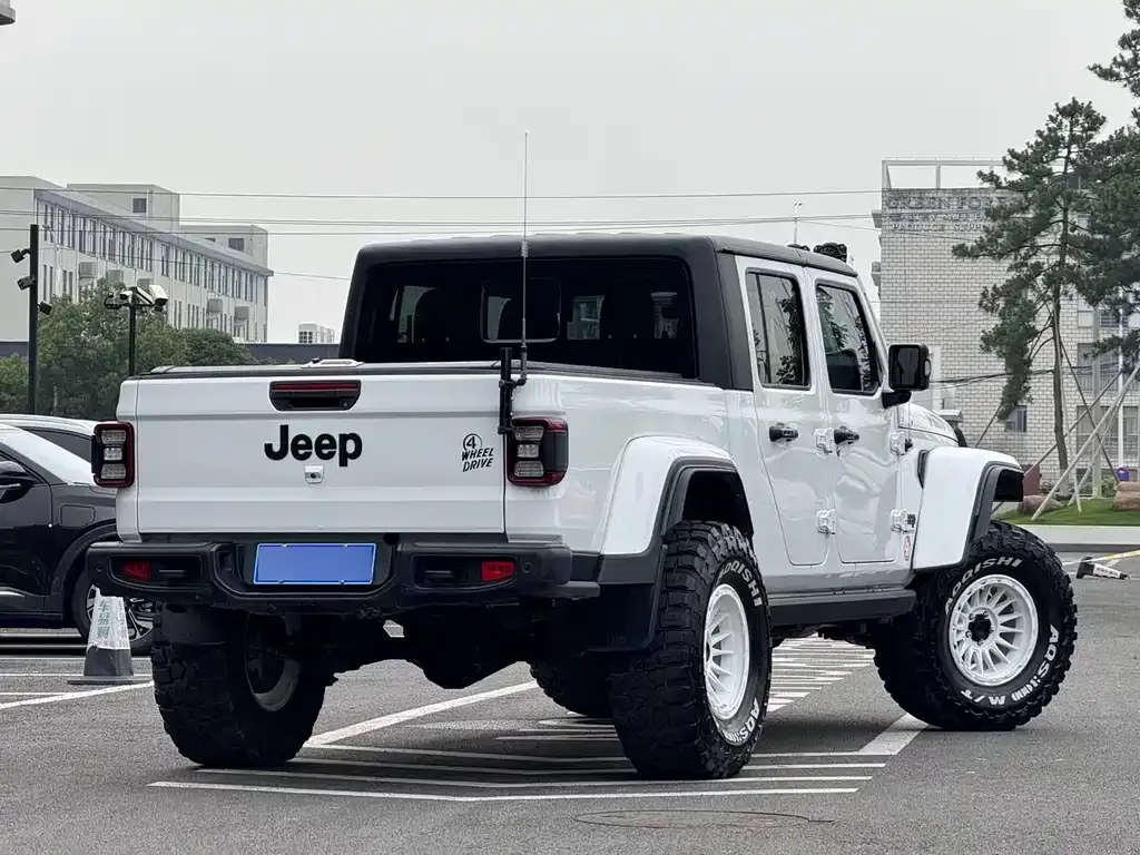 Jeep Gladiator 2023 из CN, фото 3