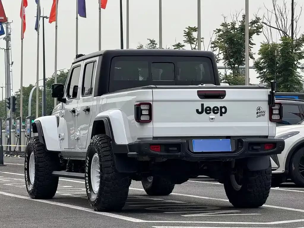 Jeep Gladiator 2023 из CN, фото 9