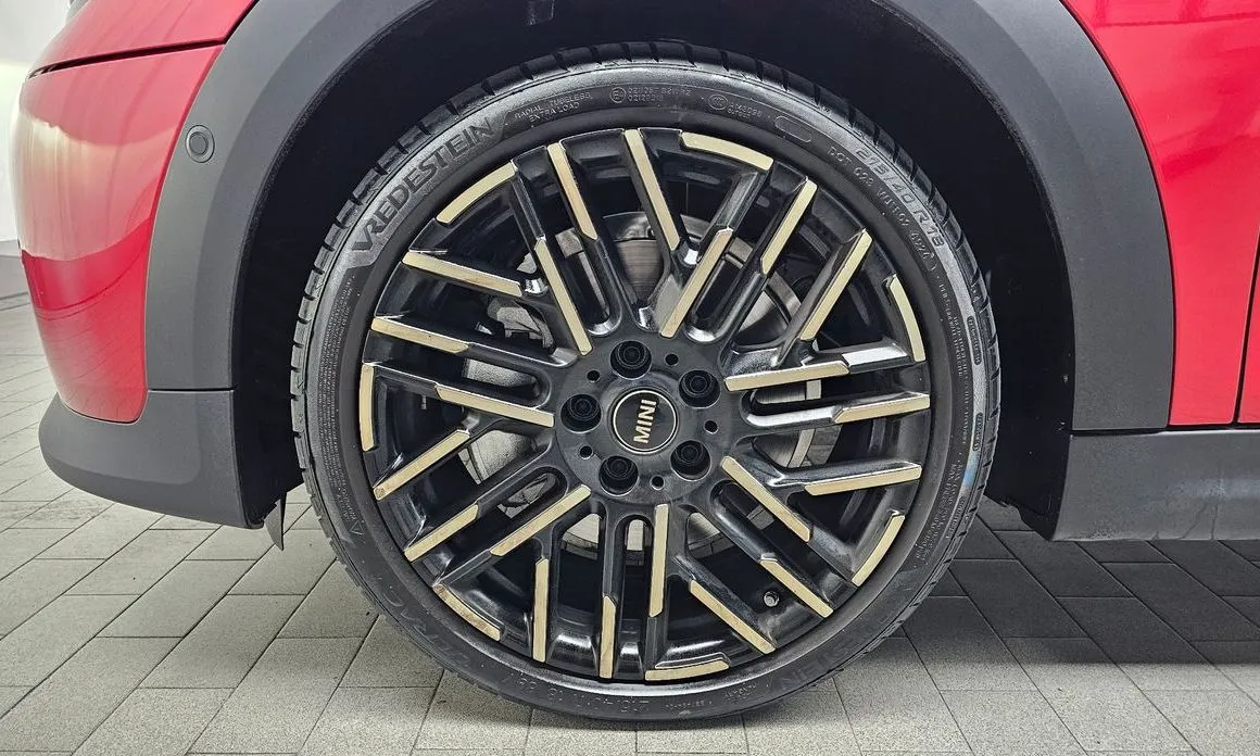 Mini Cooper Convertible 2025 из KR, фото 10