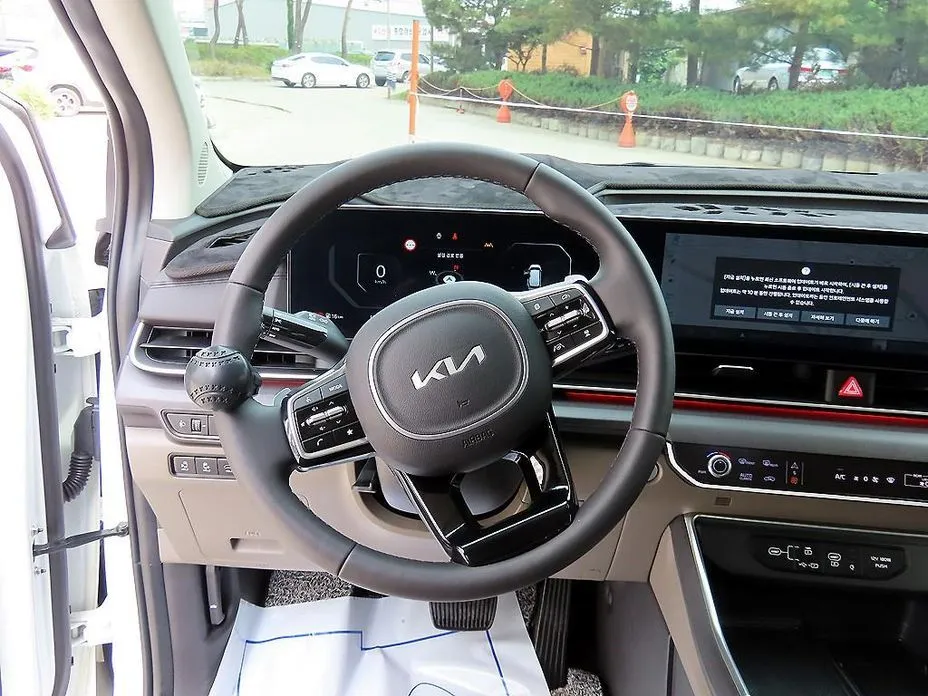 Kia Carnival — фото 9