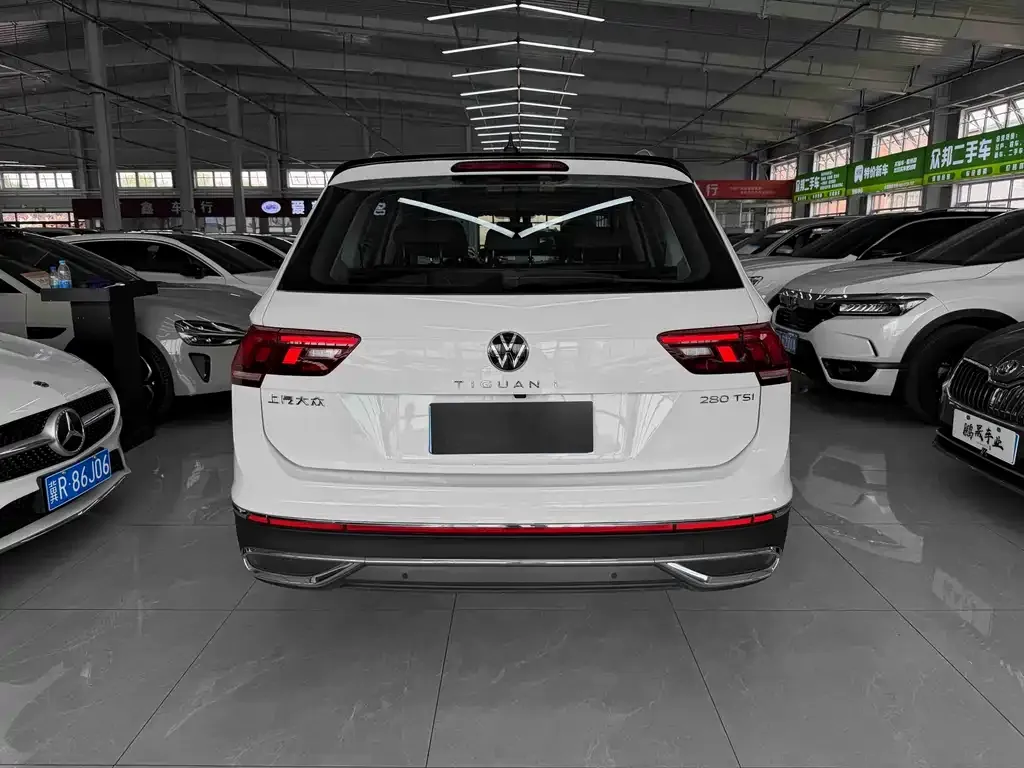 Volkswagen Tiguan L — фото 6