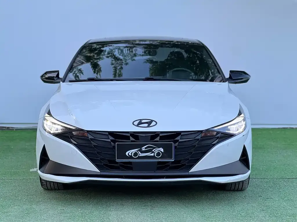 Hyundai Elantra — фото 10