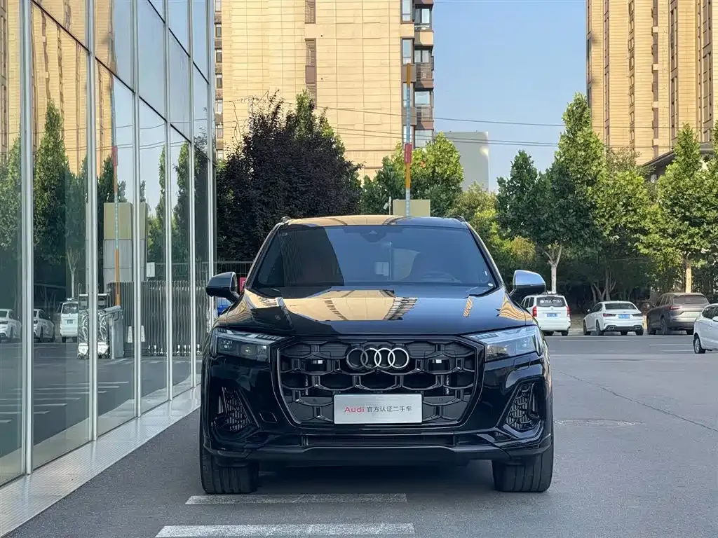 Audi SQ7 2026 из CN, фото 9