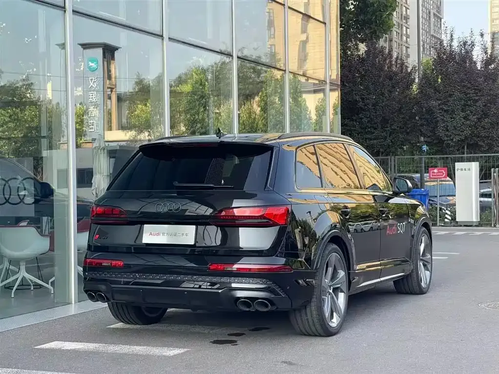Audi SQ7 2026 из CN, фото 7