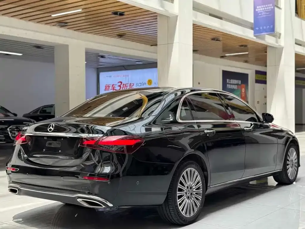 Mercedes-Benz E-Class — фото 5