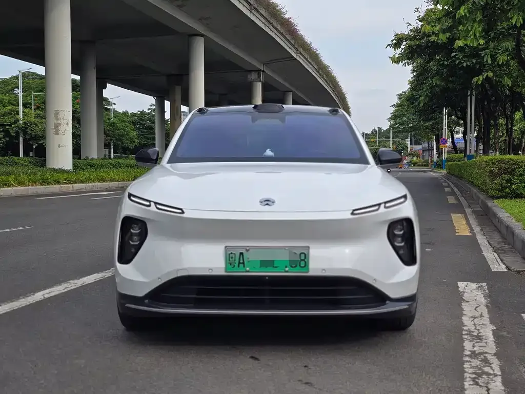 NIO EC6 — фото 10