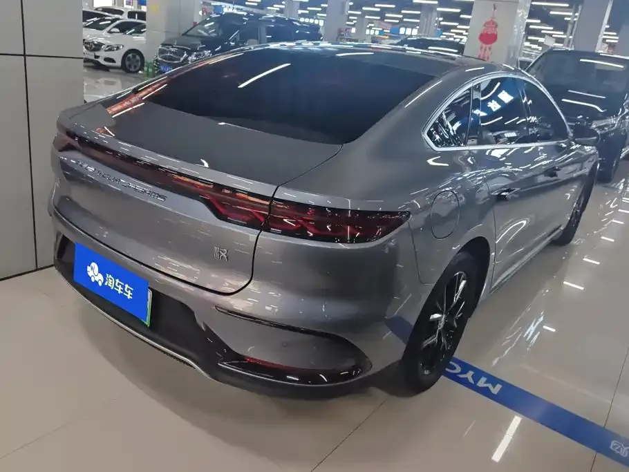 BYD Han — фото 10