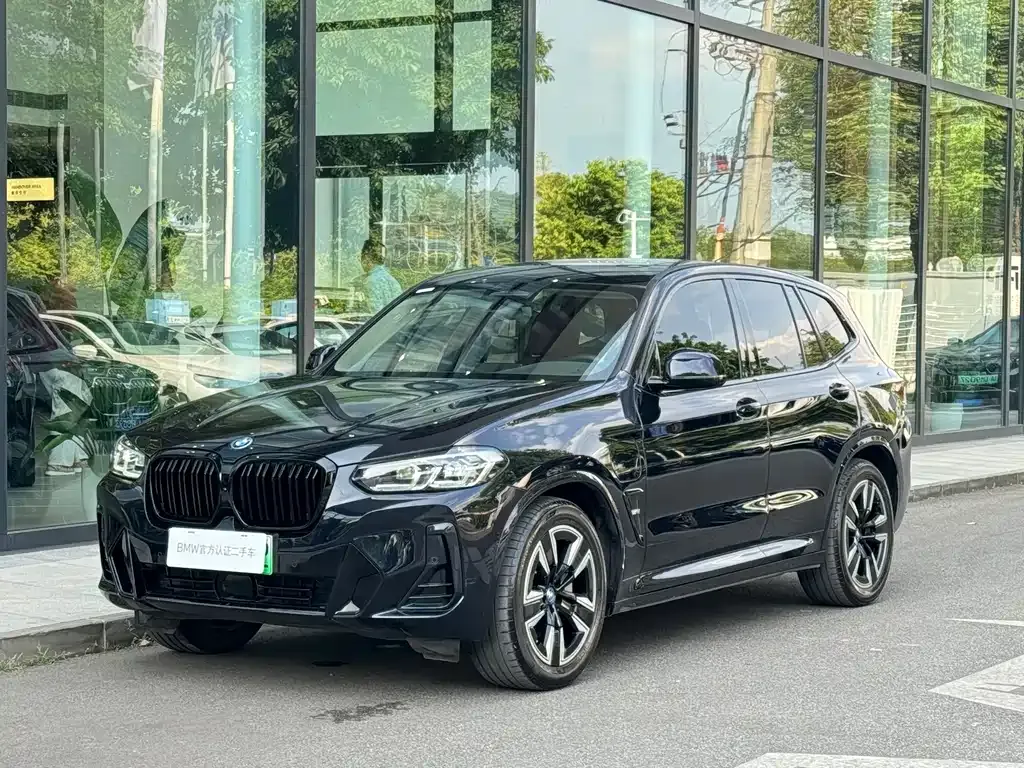 BMW iX3 — фото 1