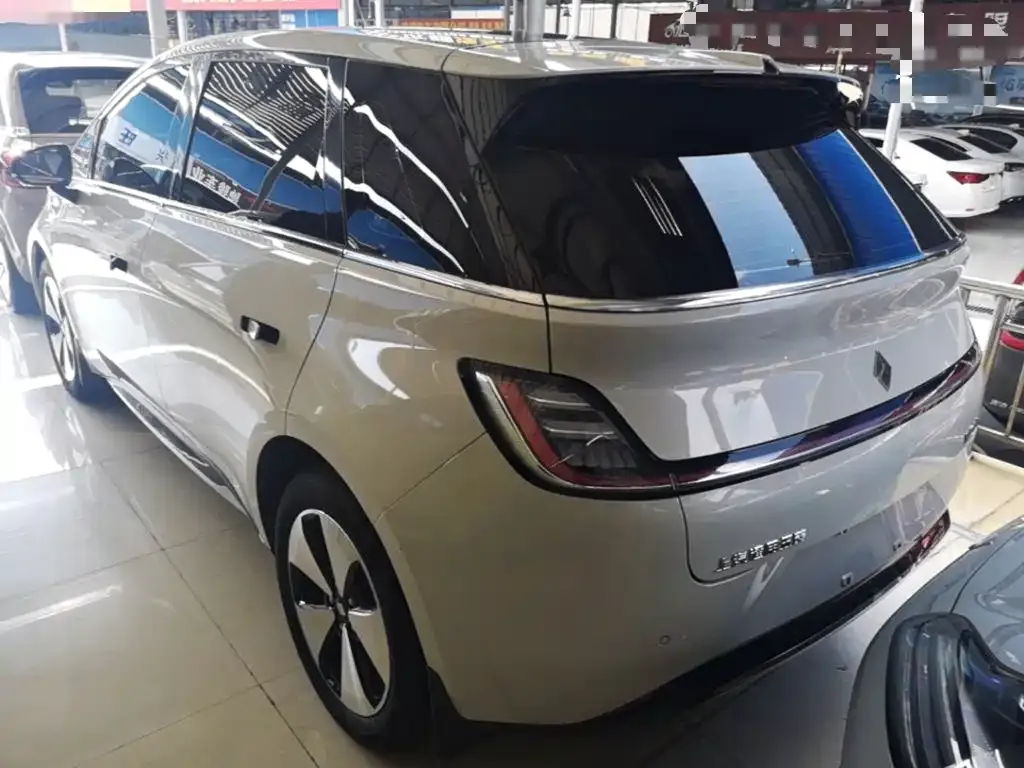 Baojun Yunduo — фото 10