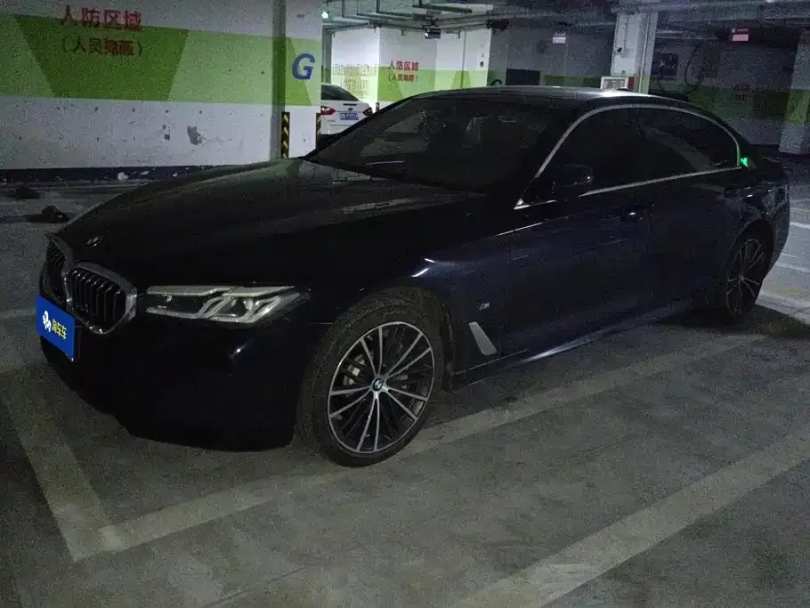BMW 5 Series — фото 1