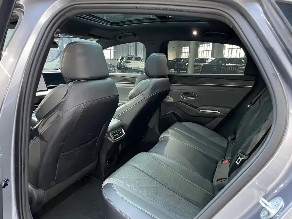 BYD Qin L — фото 10