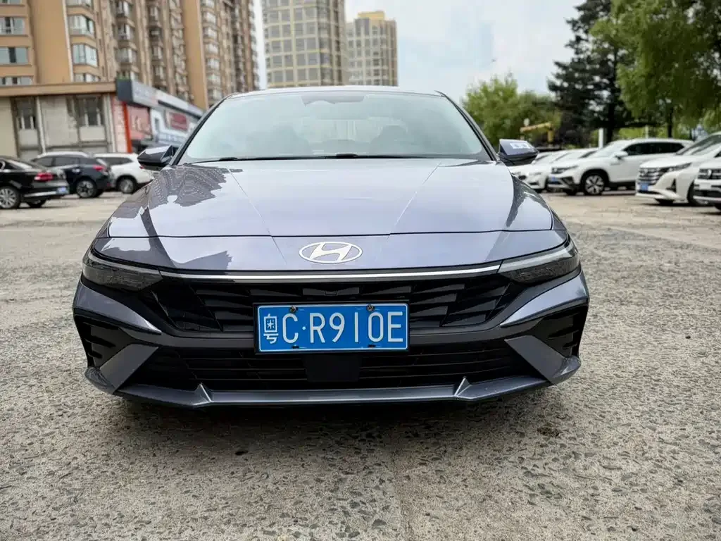 Hyundai Elantra — фото 2