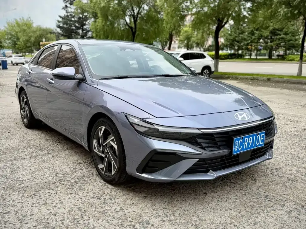 Hyundai Elantra — фото 5