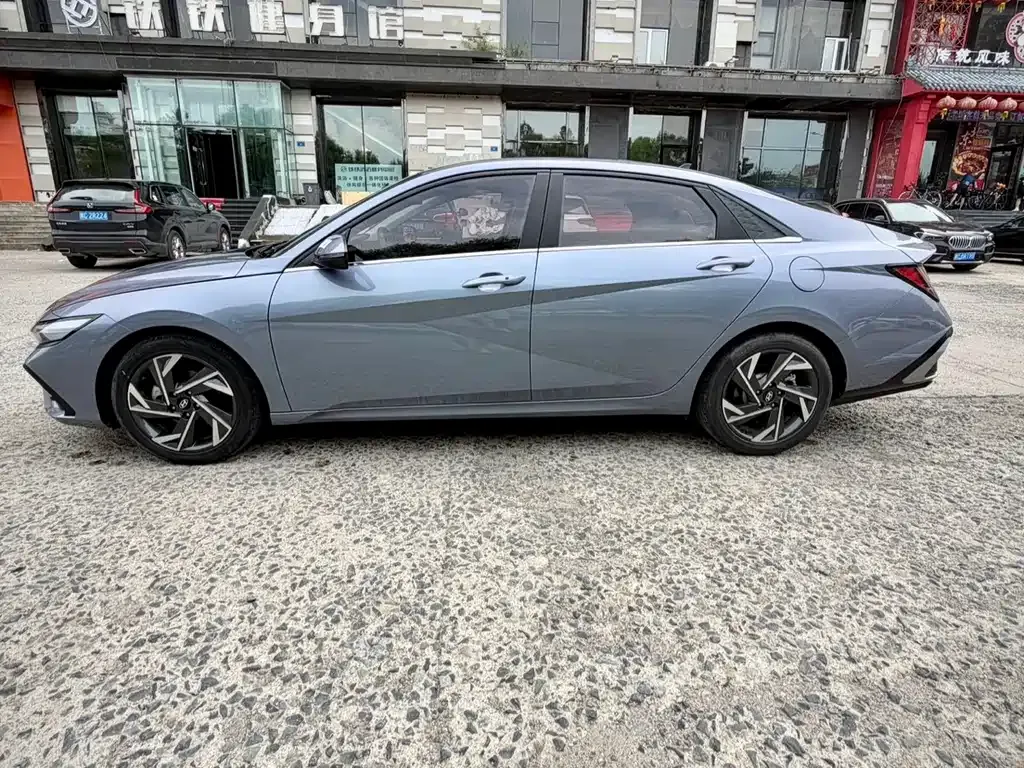 Hyundai Elantra — фото 8