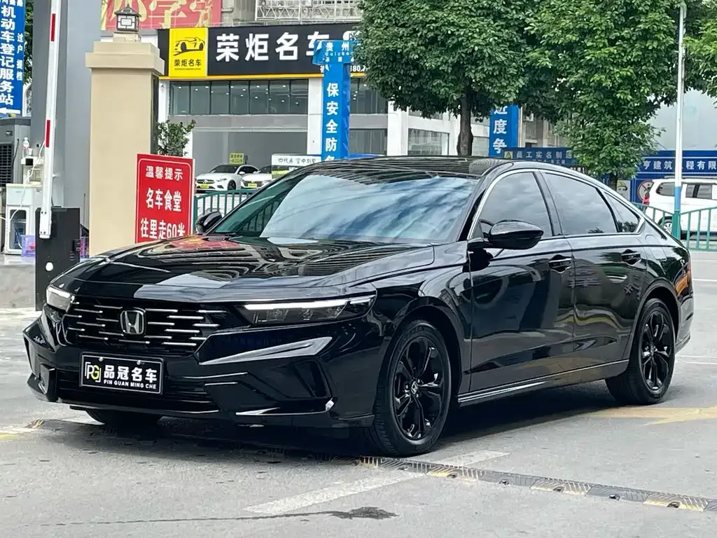 Honda Accord — фото 1