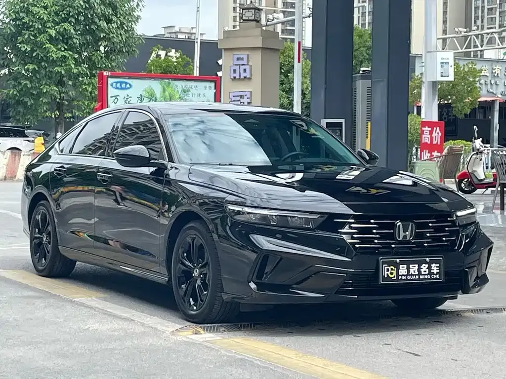 Honda Accord — фото 9