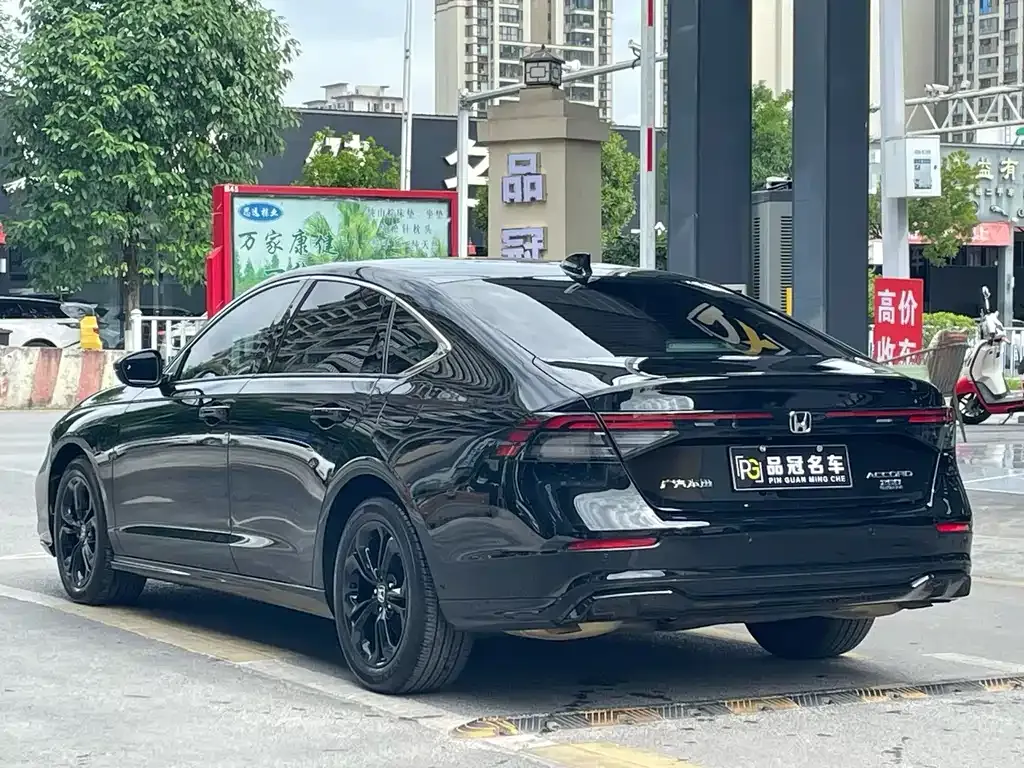 Honda Accord — фото 8