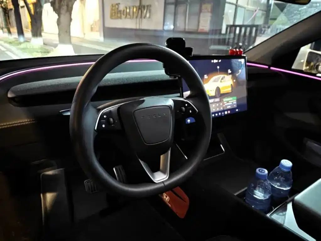 Tesla Model Y — фото 3