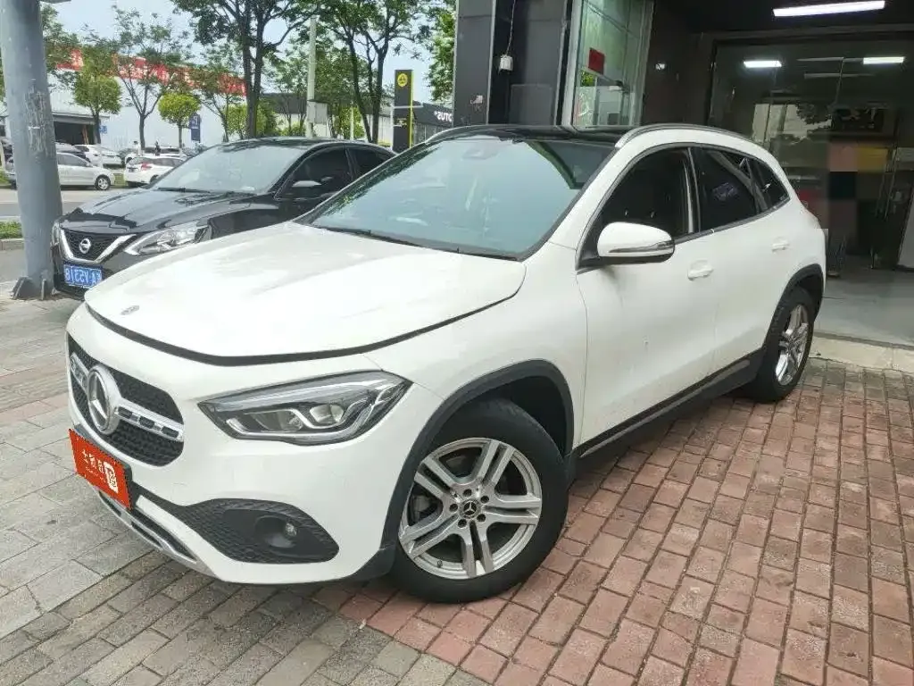 Mercedes-Benz GLA — фото 1
