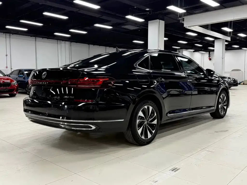 Volkswagen Passat — фото 8
