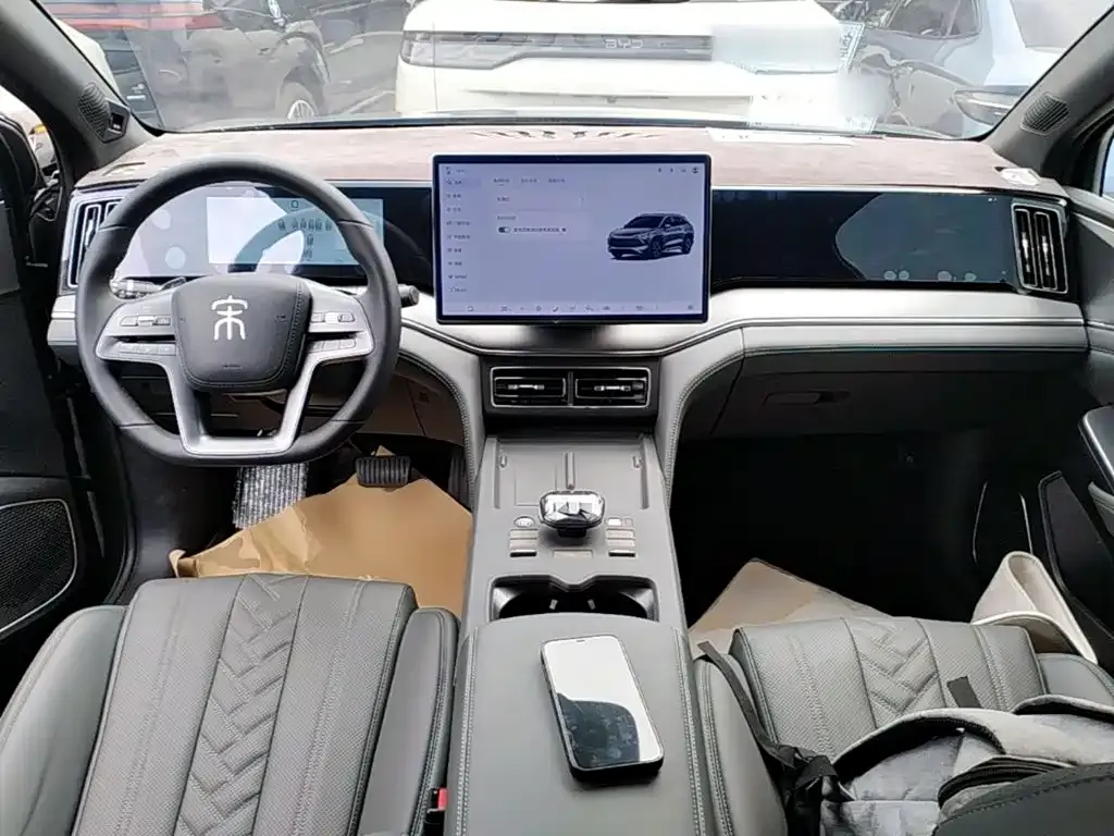 BYD L DM-i — фото 2
