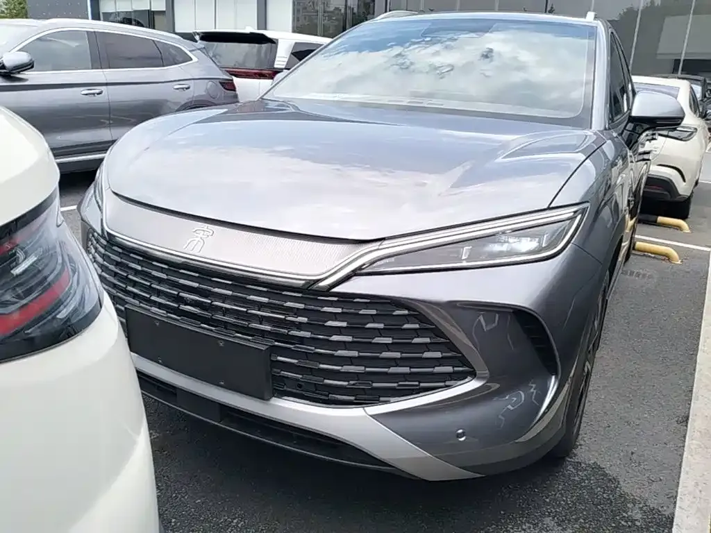BYD L DM-i — фото 8