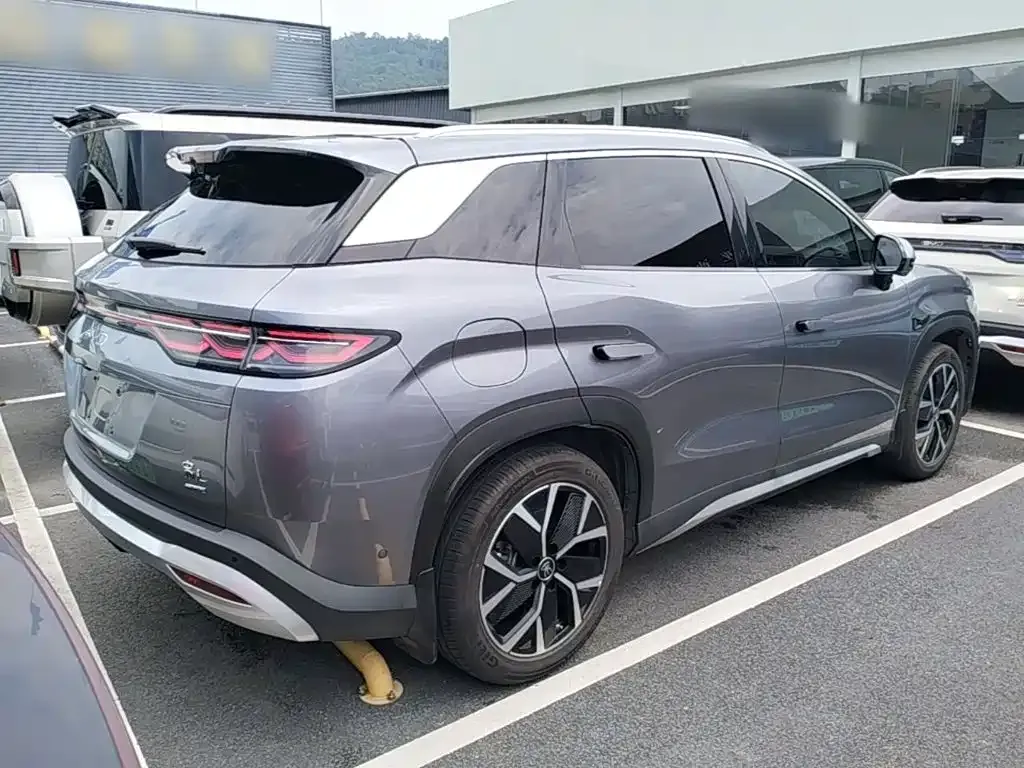 BYD L DM-i — фото 4