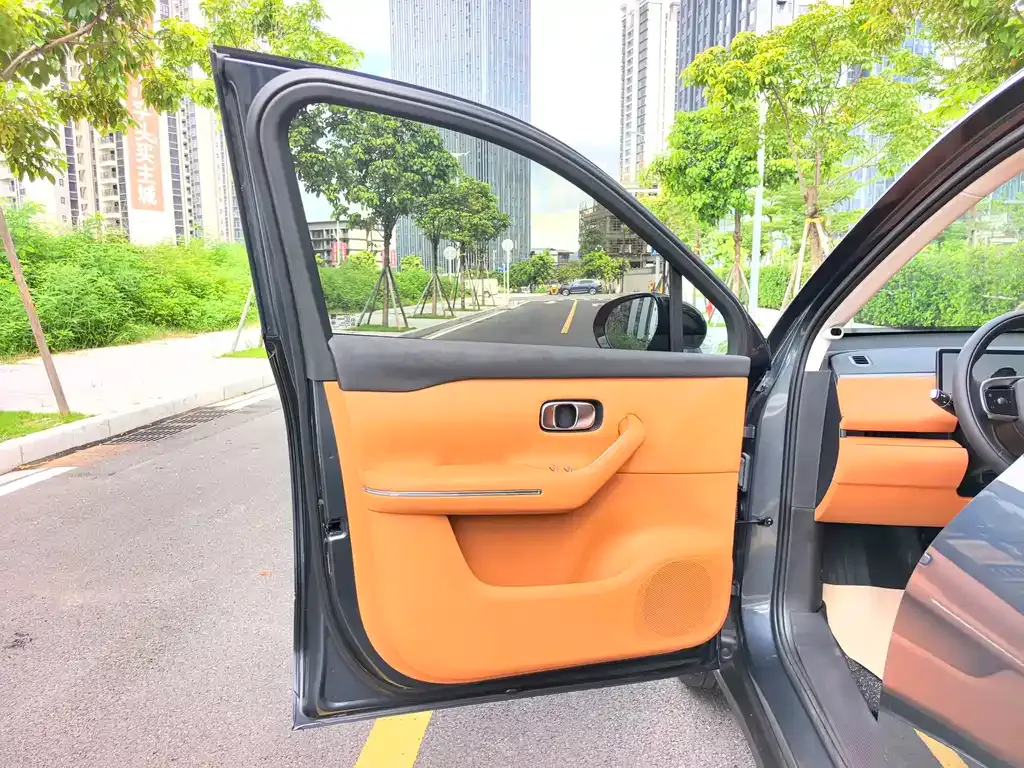 Leapmotor C10 — фото 10
