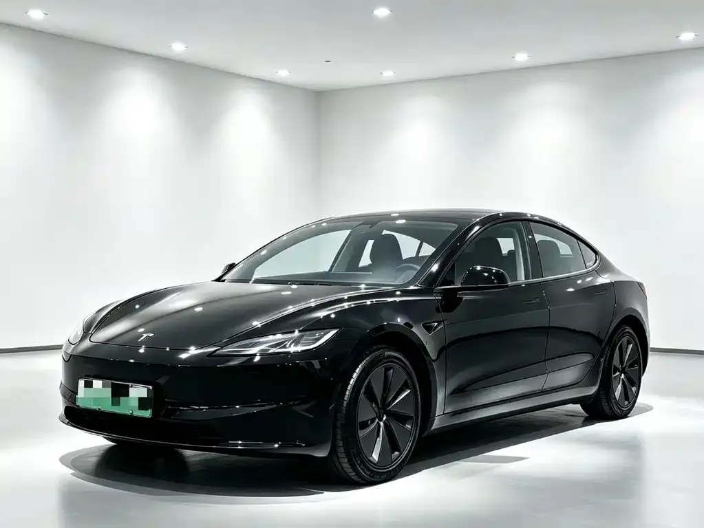 Tesla Model 3 — фото 1