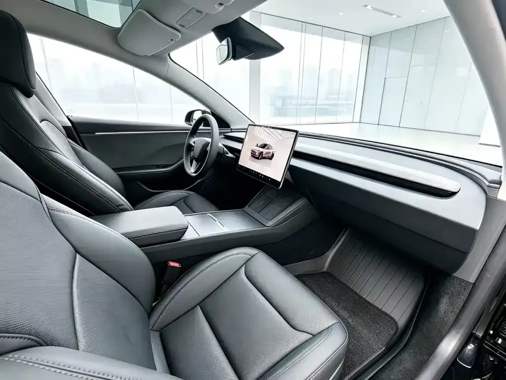 Tesla Model 3 — фото 9