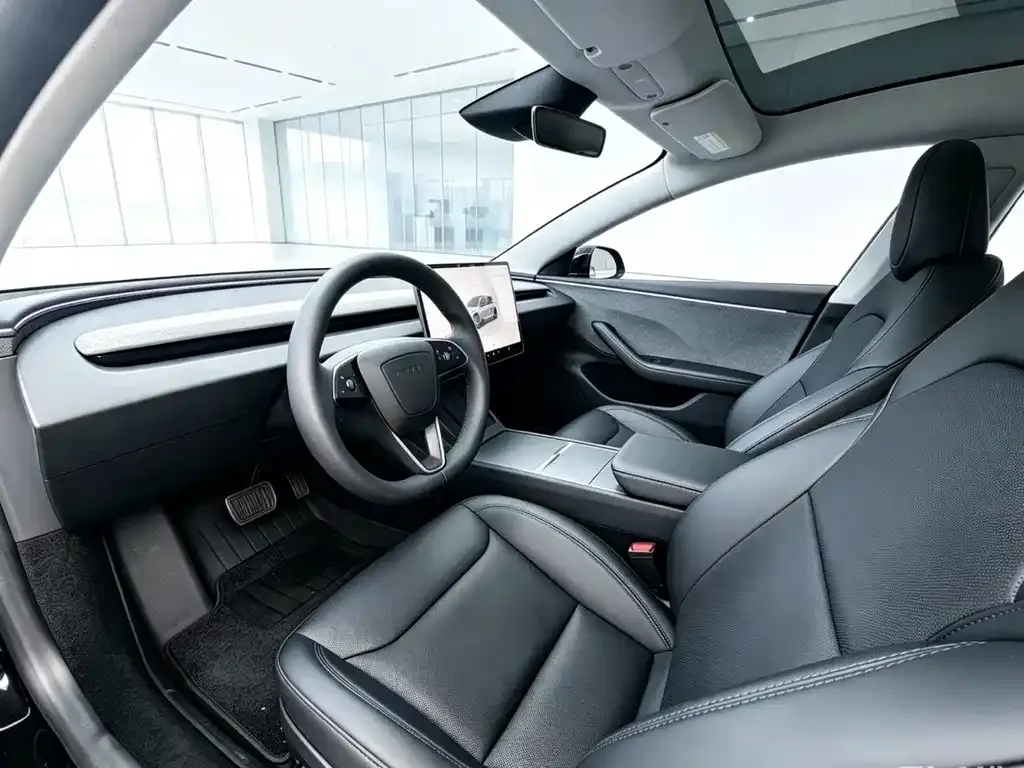 Tesla Model 3 — фото 10