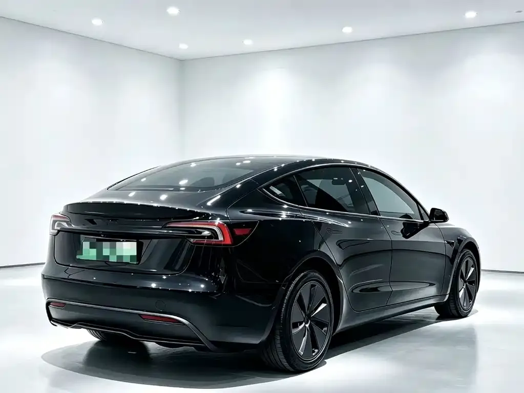Tesla Model 3 — фото 6